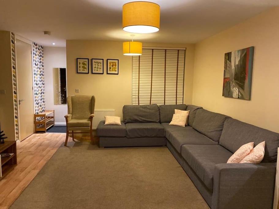 Cosy House Near Centre And Football Stadium Ferienhaus *